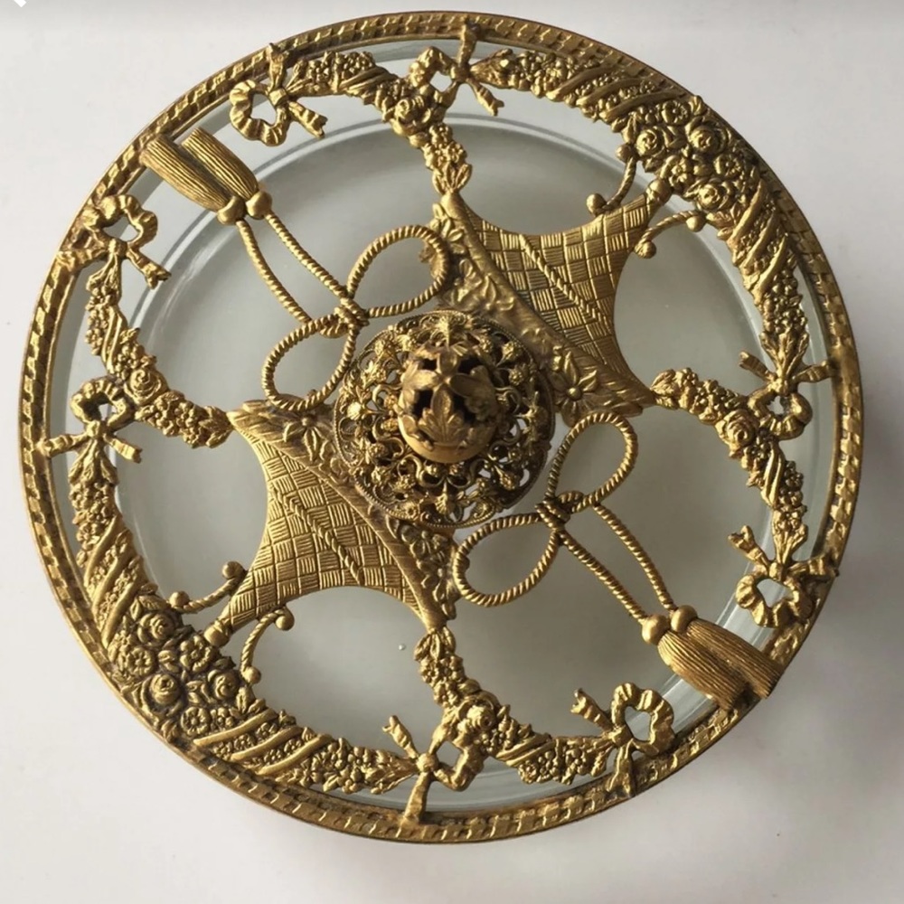 1920s Antique powder jar